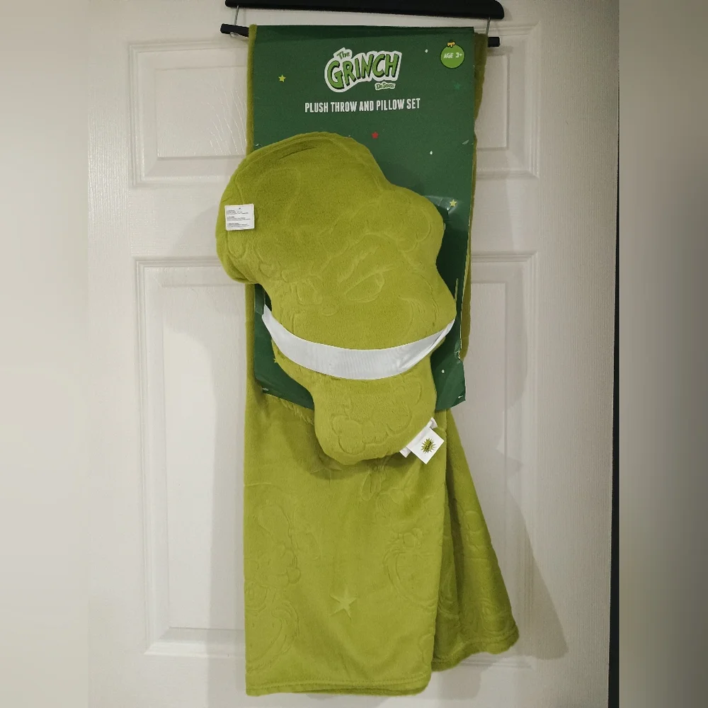 Grinch Embossed Plush Throw & Pillow Set Green Christmas 50x70 NEW
